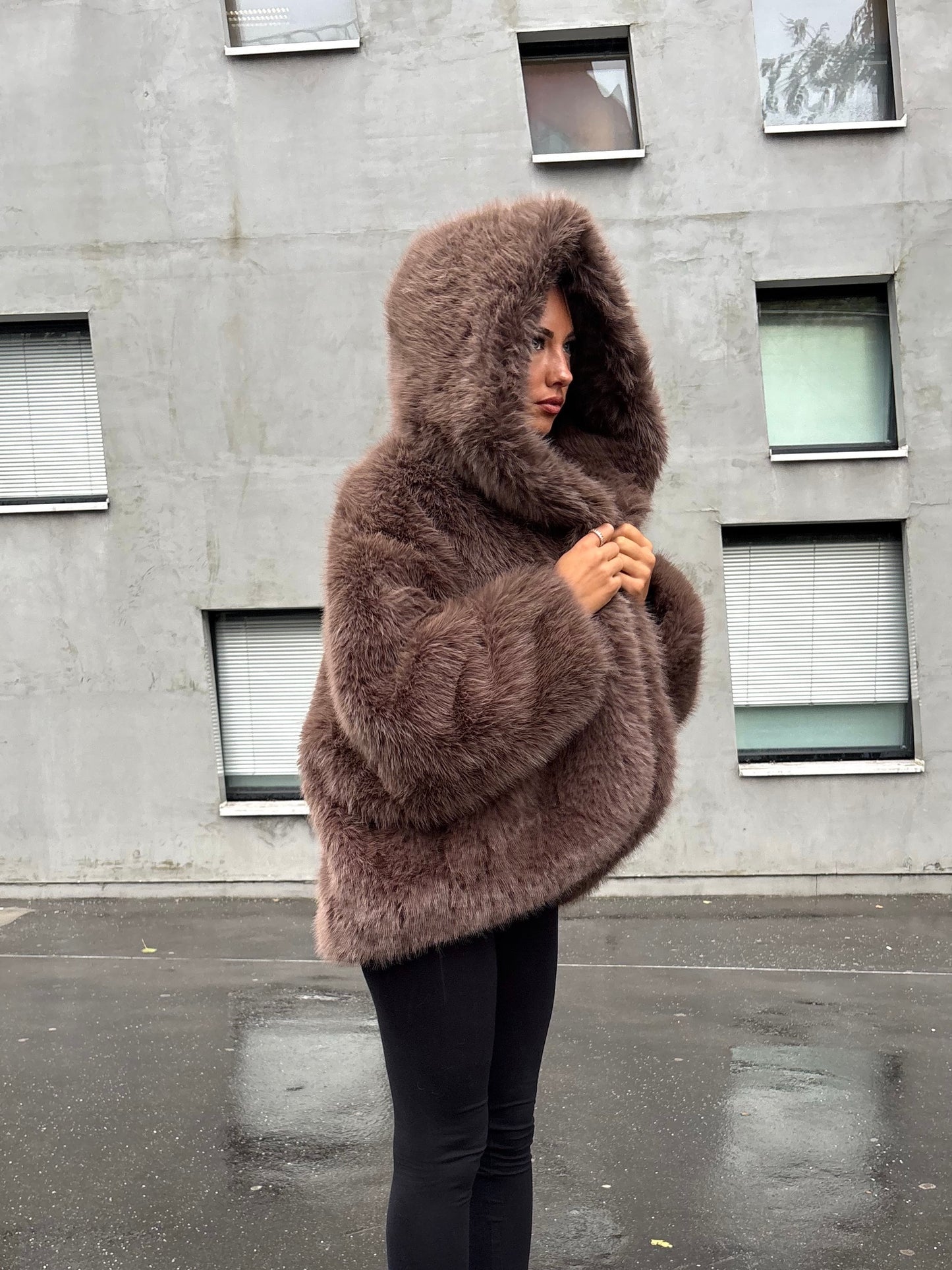 Fourrure a capuche